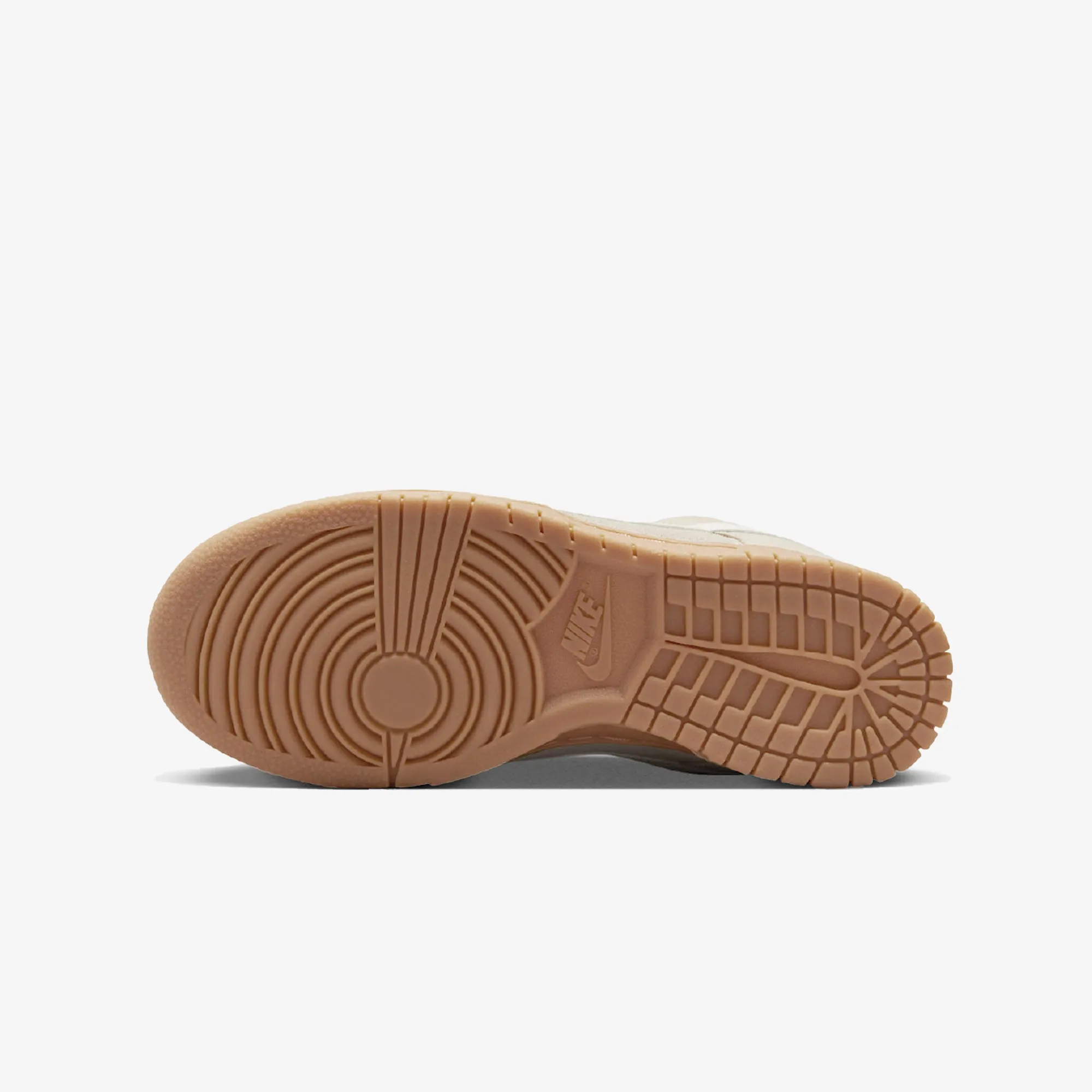 Nike | WMN'S DUNK LOW SE  { LT OREWOOD BRN/SAIL-GUM LIGHT BROWN