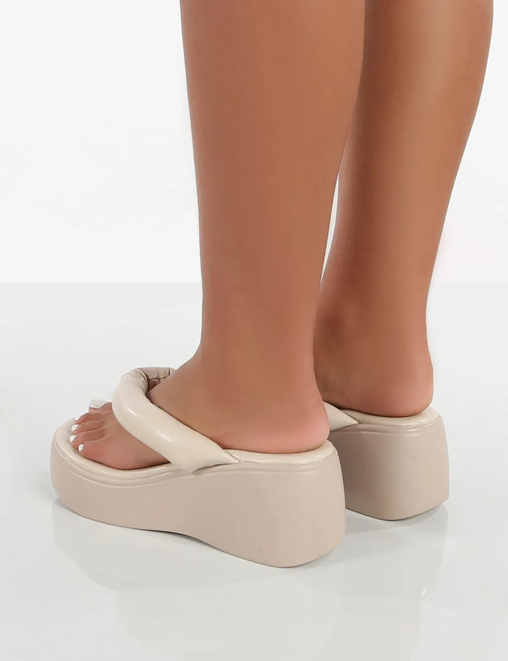 Song Stone Padded Toepost Flatform Sandal