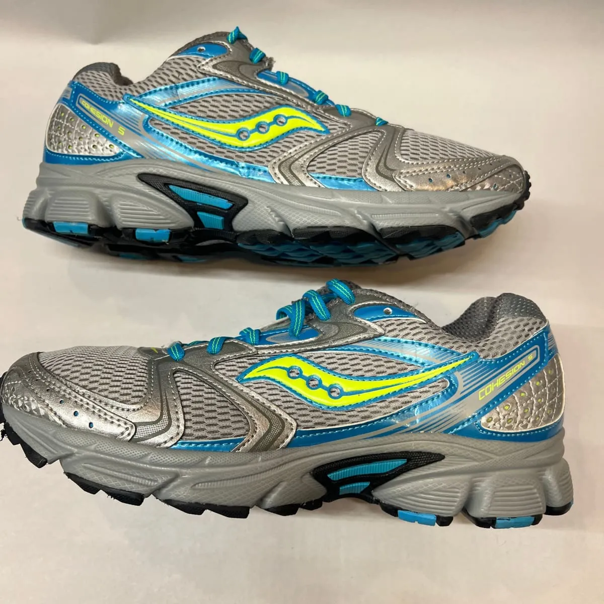 Women's Saucony •Cohesion 5• Running Shoe • Blue/Gray/Green Size 9.5M - Preowned