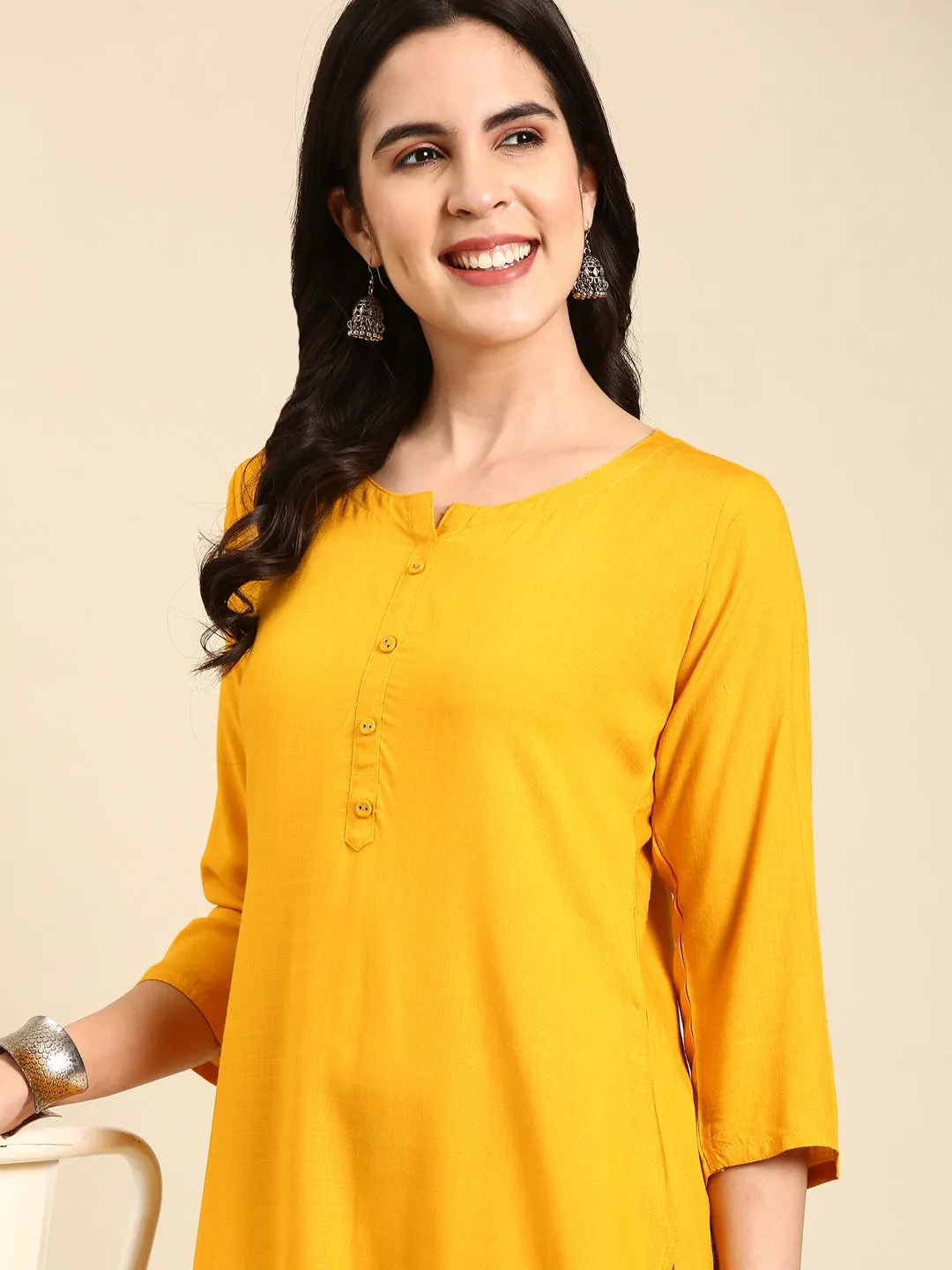 Women's Yellow Solid Straight Kurti