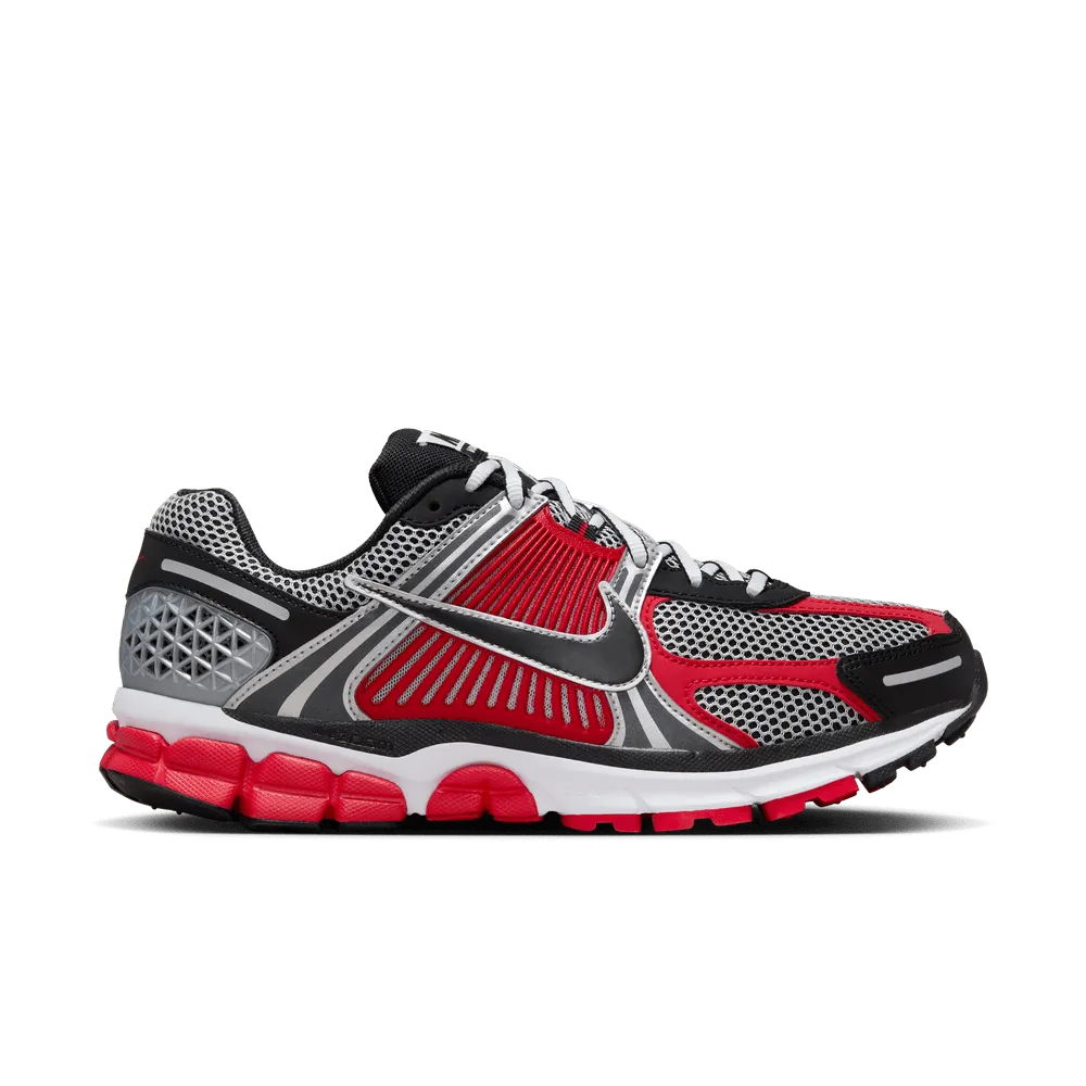 Zoom Vomero 5 'Metallic Silver University Red'