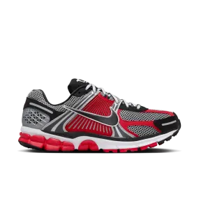 Zoom Vomero 5 'Metallic Silver University Red'